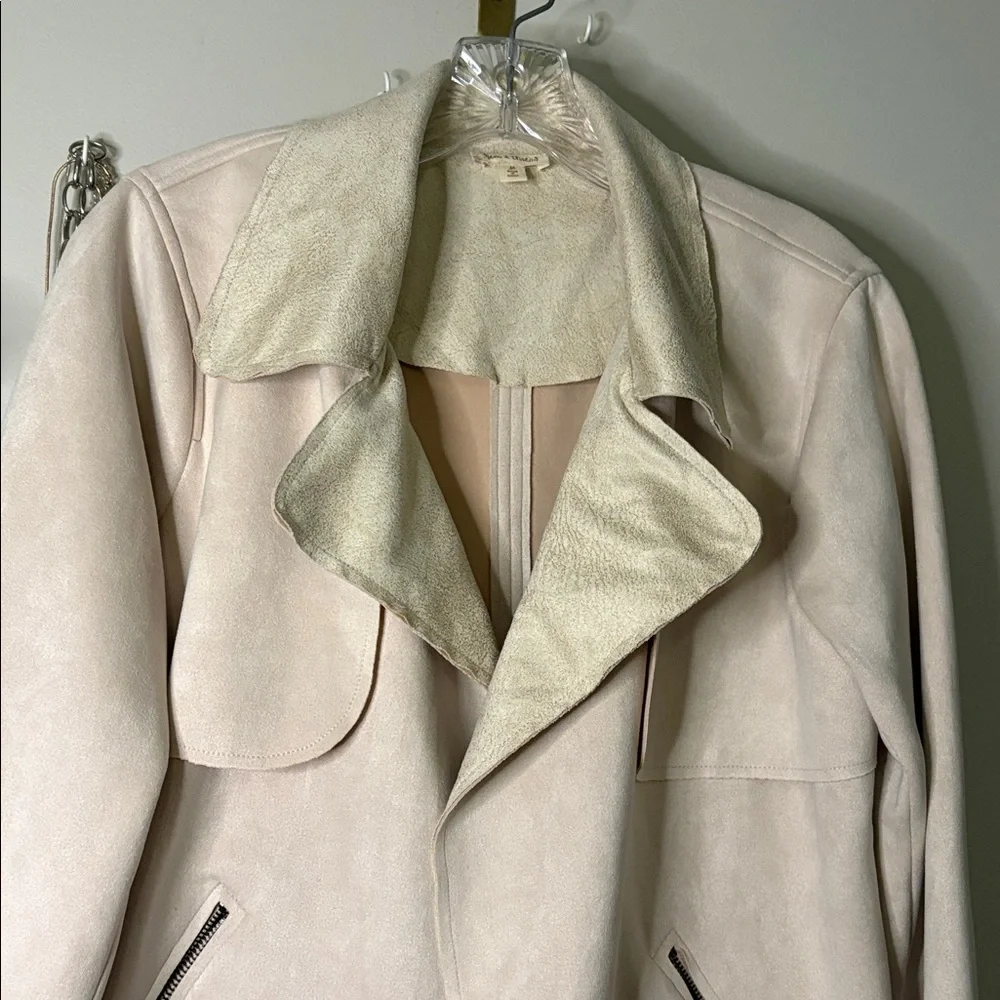 Hem & Thread Cream Textured Jacket extremely soft - Picture 2 of 10